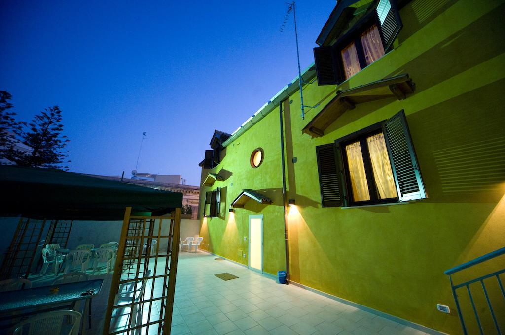 Quattro Ducati Hotel Trani Bagian luar foto