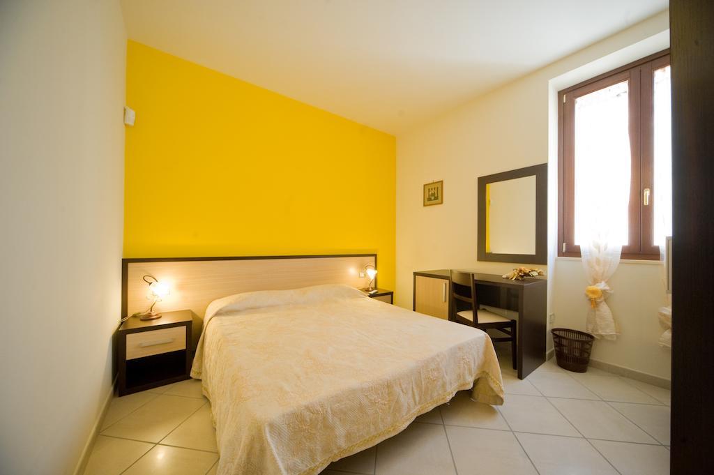 Quattro Ducati Hotel Trani Ruang foto